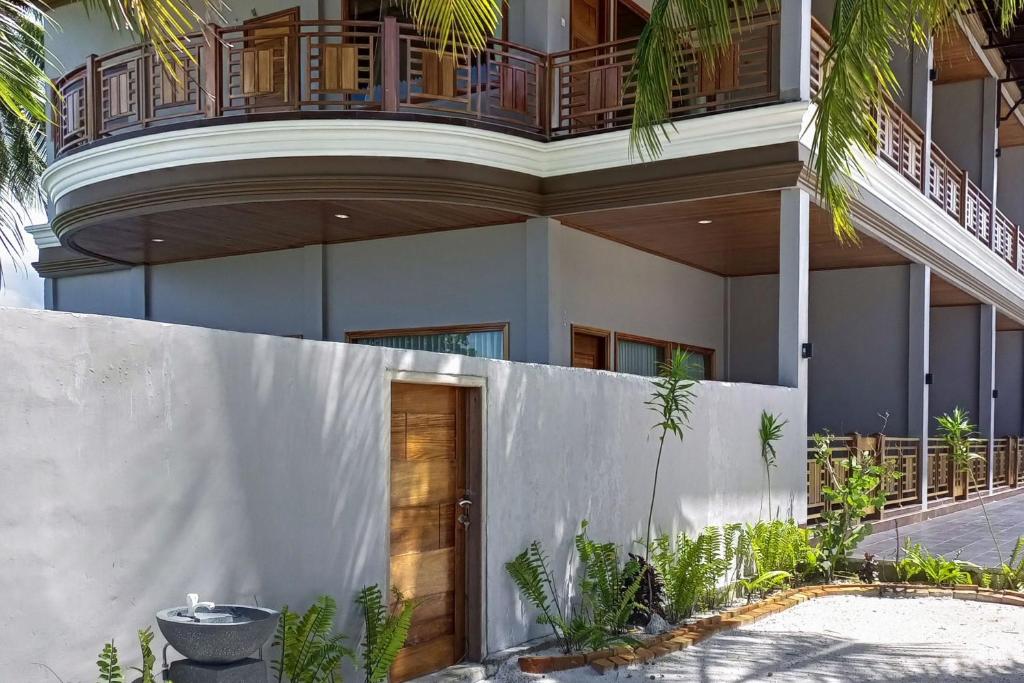 hotel bintang 4 belitung Watuduya Resort by The Lavana